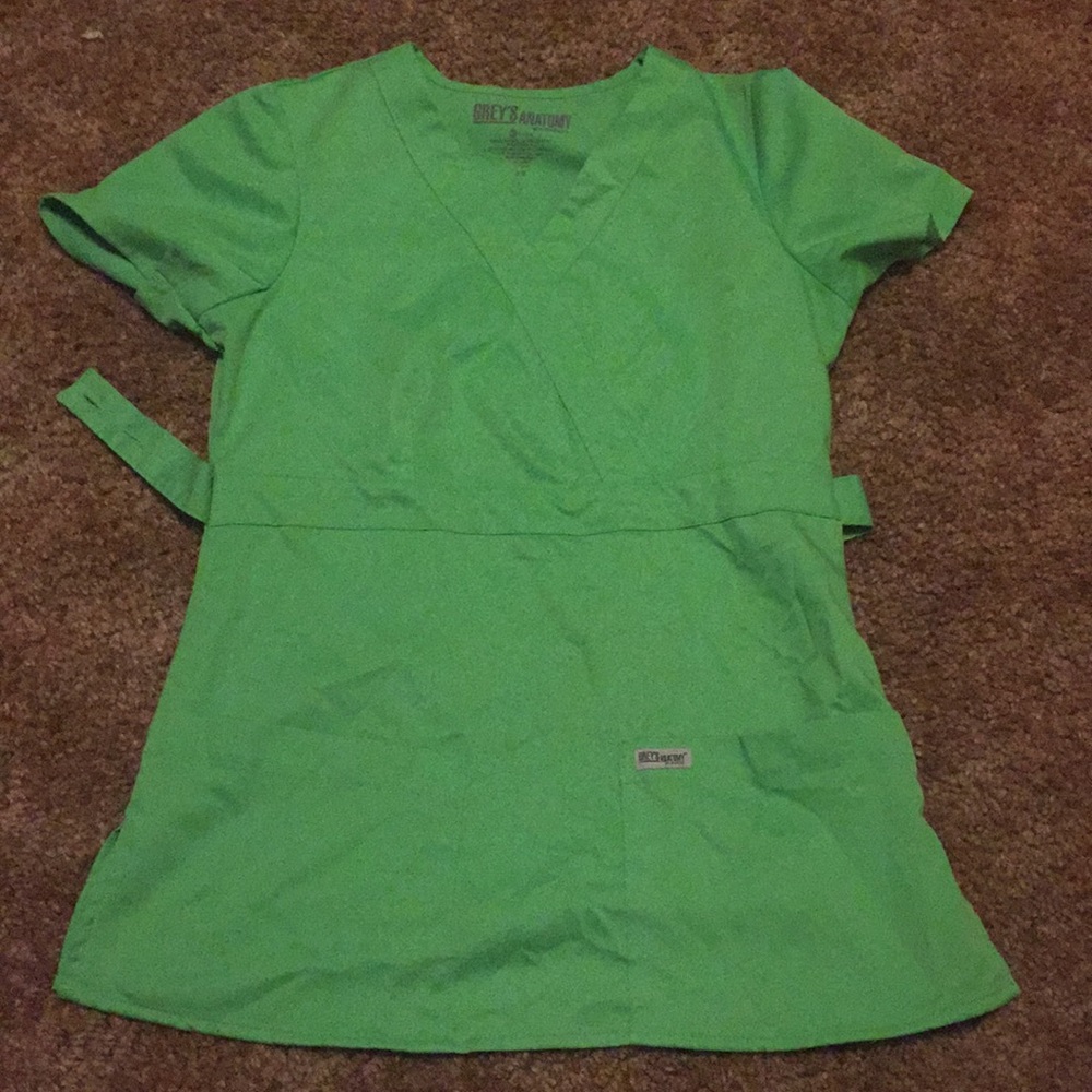 Scrub shirt
